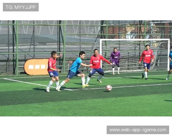 杭州足球队个人能力提升的关键因素与发展策略探讨